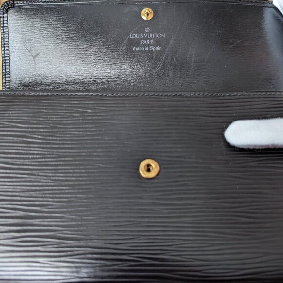 LOUIS VUITTON Epi Long Wallet with LV Logo in Black Leather Authentic Like New - Picture 11 of 15